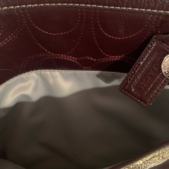 Coach signature Oversized Plum multi pockets tote adjustable shoulder st… - Picture 6 of 16